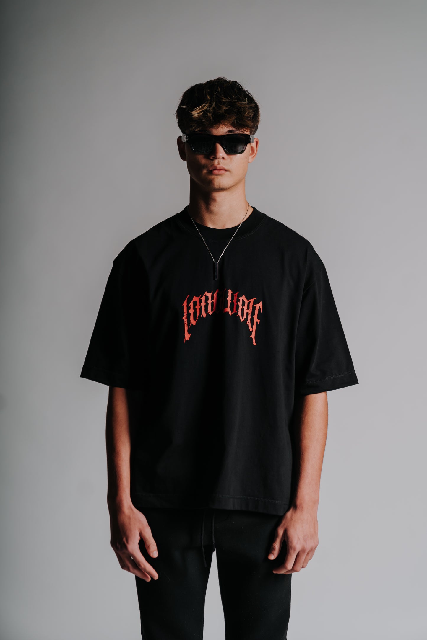 LONEWOLF STATUE OVERSIZED TEE