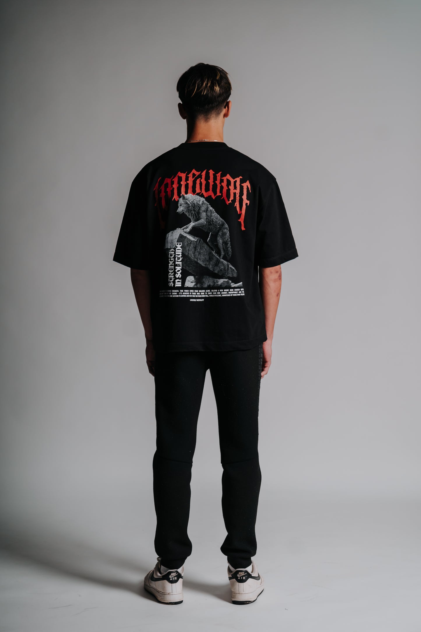 LONEWOLF STATUE OVERSIZED TEE